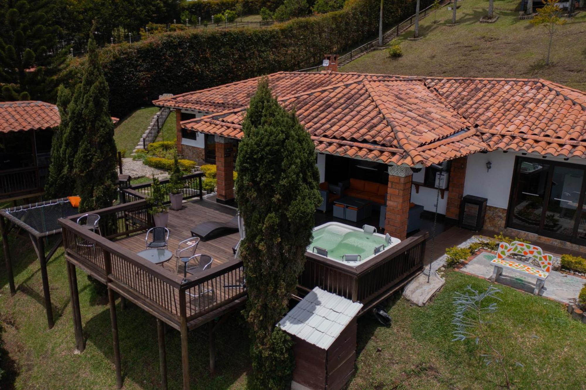 Casa Campestre Montecarlo Guatape- Desayuno A Pareja