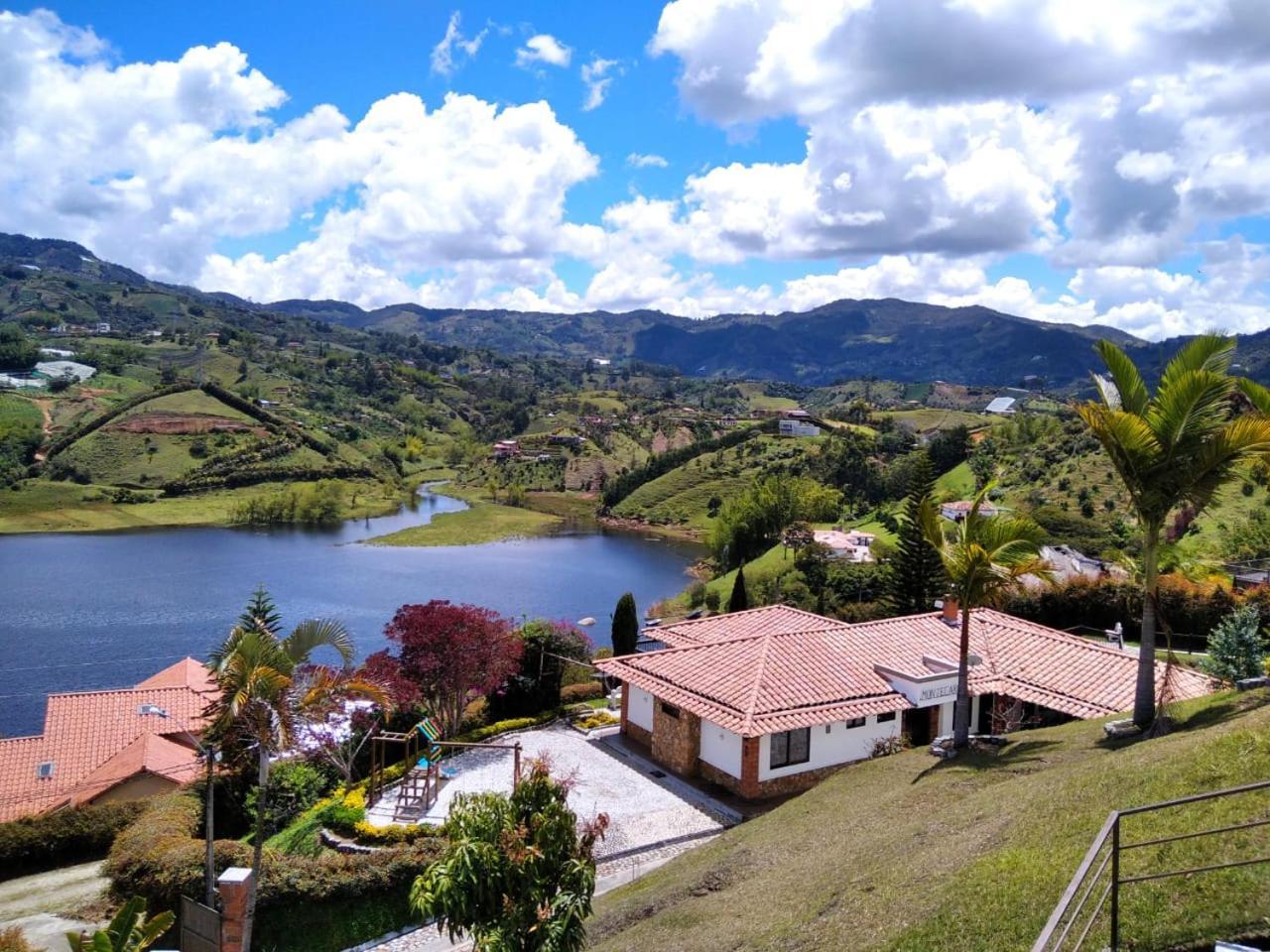 Casa Campestre Montecarlo Guatape- Desayuno A Pareja Holiday home *